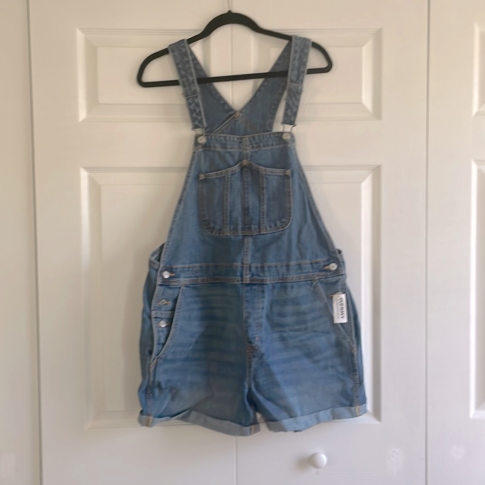 Old Navy Overall Shorts New With Tags Large